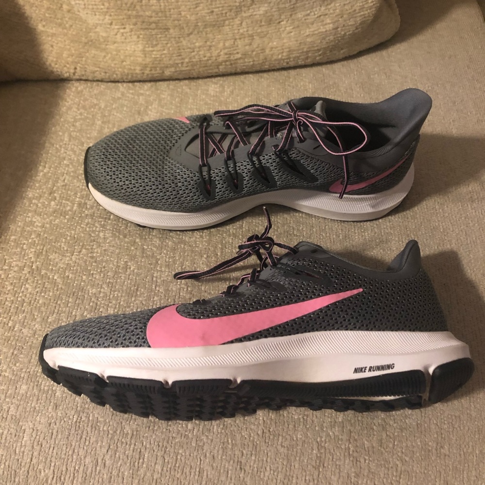 Nike Quest Women’s Running Shoes size 9